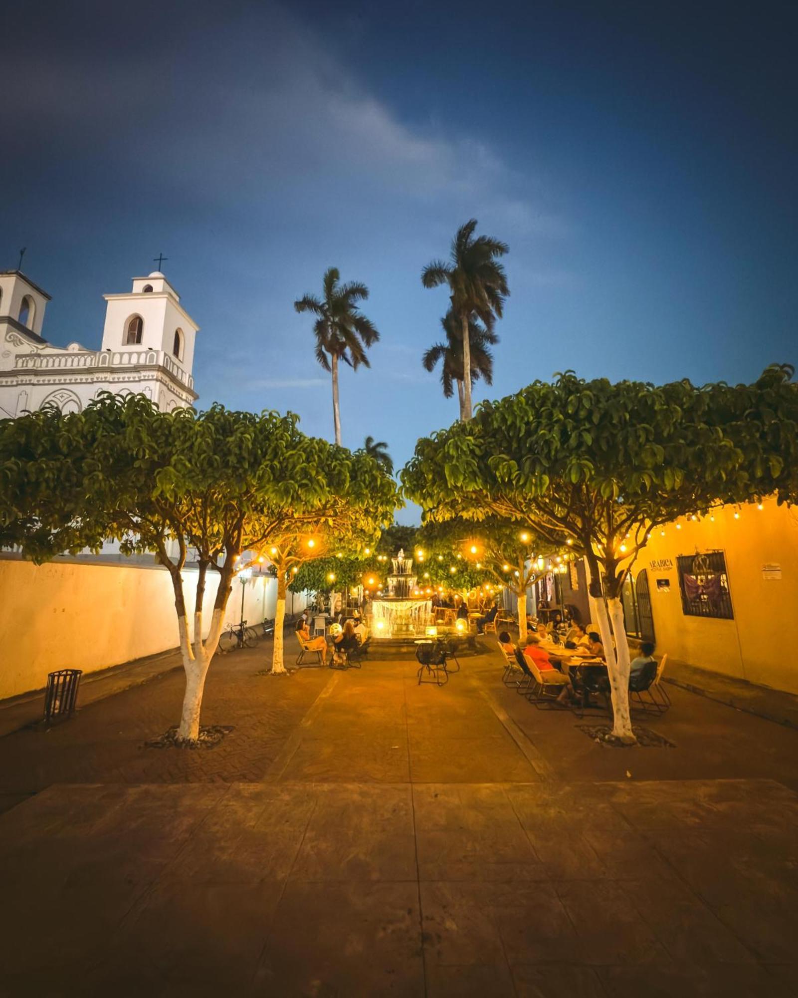 La Casa De Mamapan Hotel Colonial Ahuachapán 外观 照片